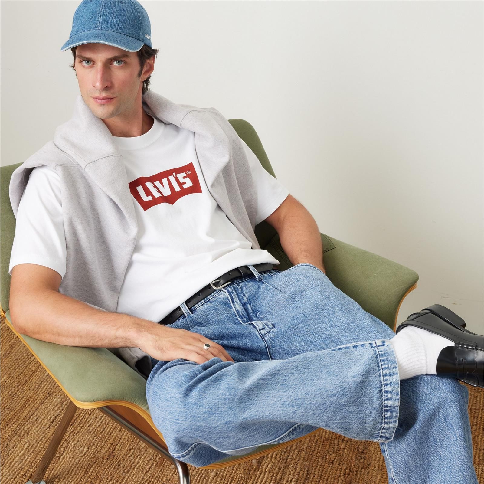 VINTAGE BW GRAPHIC TEE